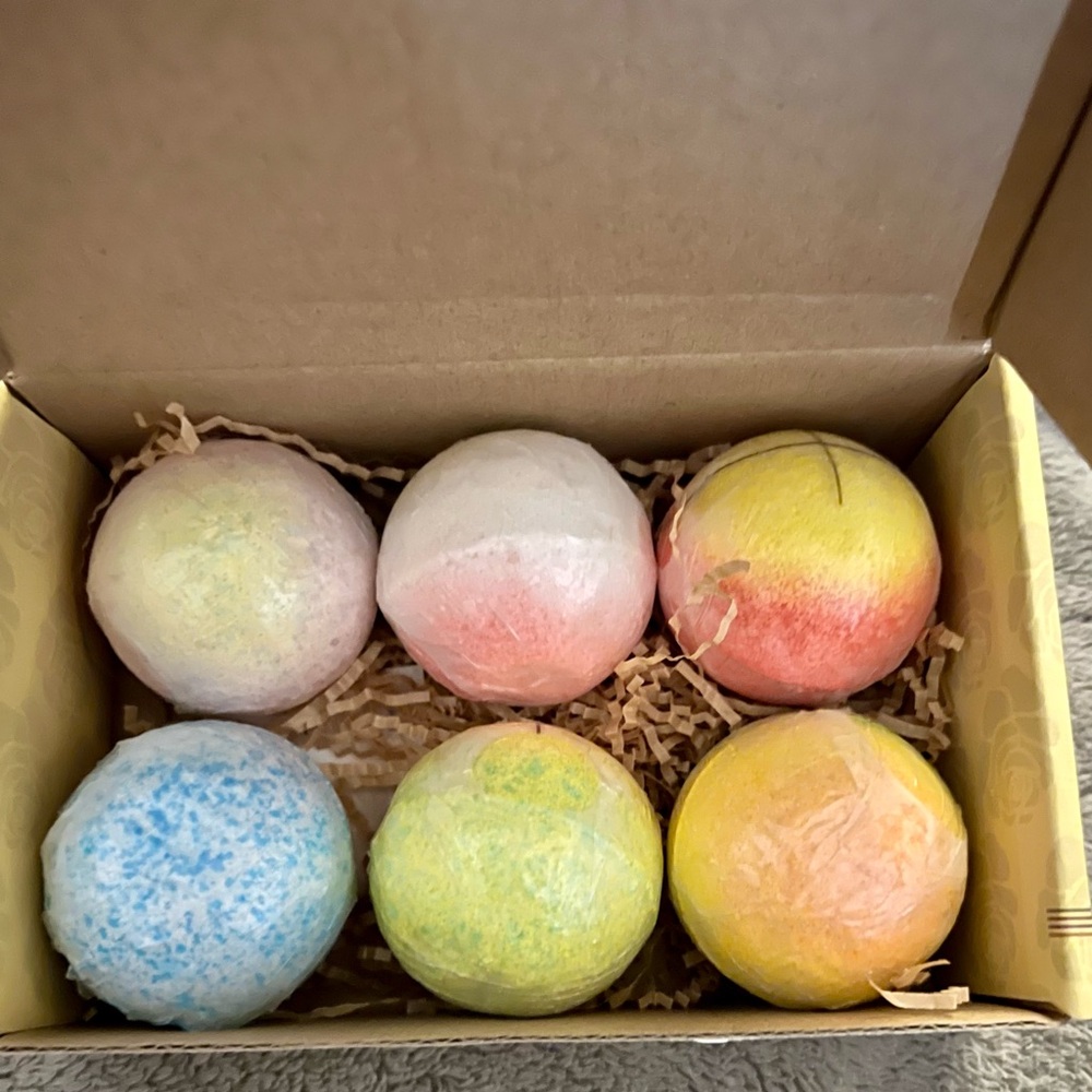 Assorted Scented Bath Bomb Gift Set - Pastel Multi Colors. Natural Essential Oil